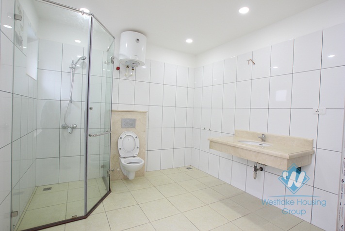 Nice and lake view serviced apartment  for rent in Quang An Street, Tay Ho District, Ha Noi 